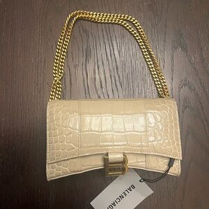 Brand new  Balenciaga hour glass wallet on chain Crocodile embossed, Light beige